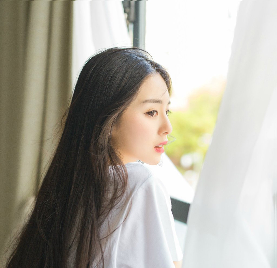 在这个纷绕的世俗世界里，能够学会用一颗平常的心去对待周围的一切，也是一种境界。